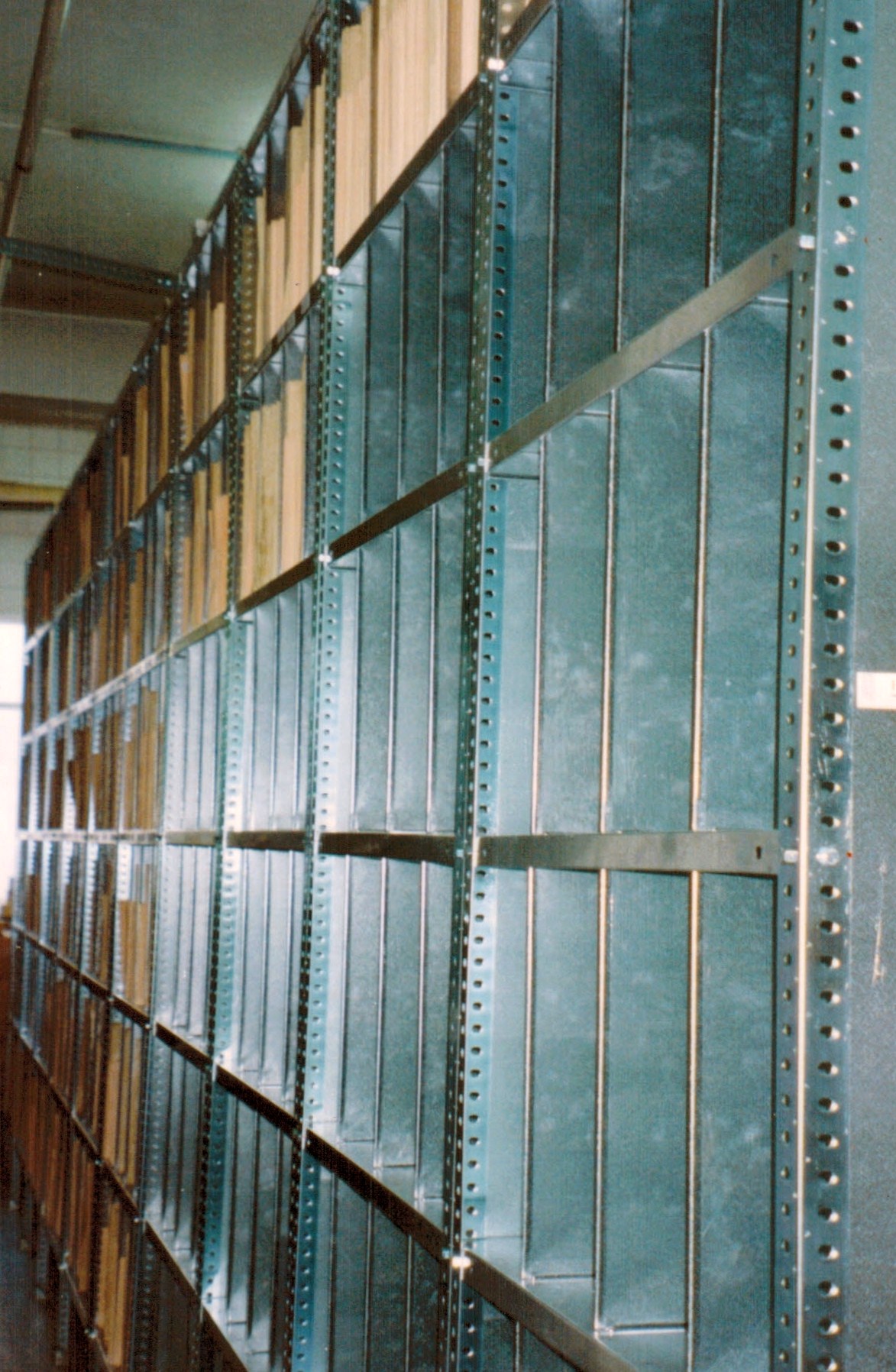 estanterias metalicas con separadores